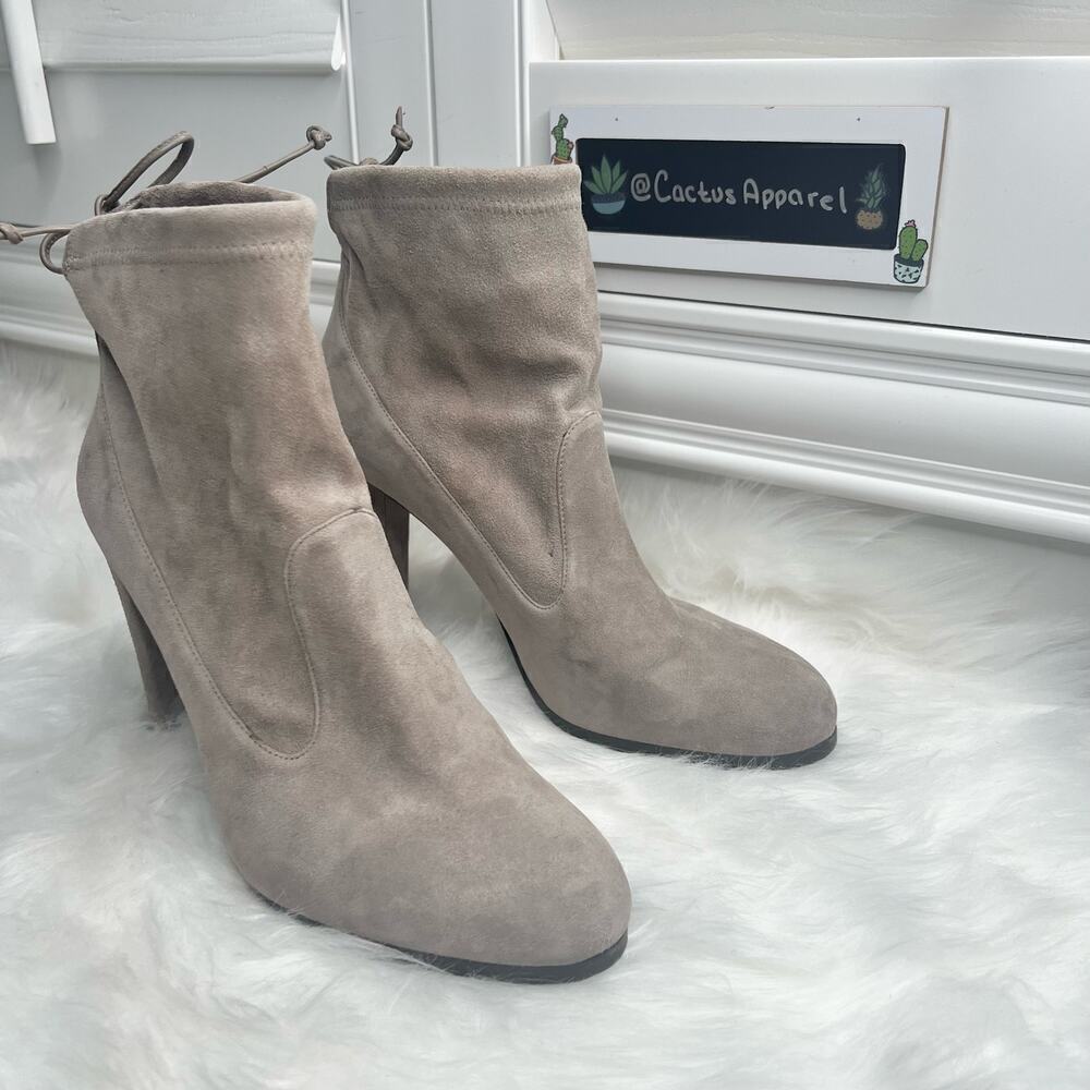 Women’s Stuart Weitzman Mitten Booties Size 10